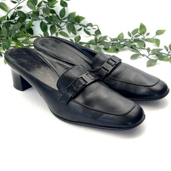 Salvatore Ferragamo Black leather MulesSlip On Flats Shoes 6B
